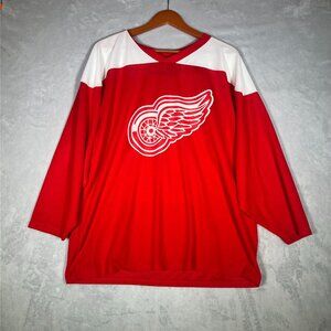VTG CCM Detroit Red Wings Mens L Hockey Jersey Red White Curtis Joseph #31 NHL